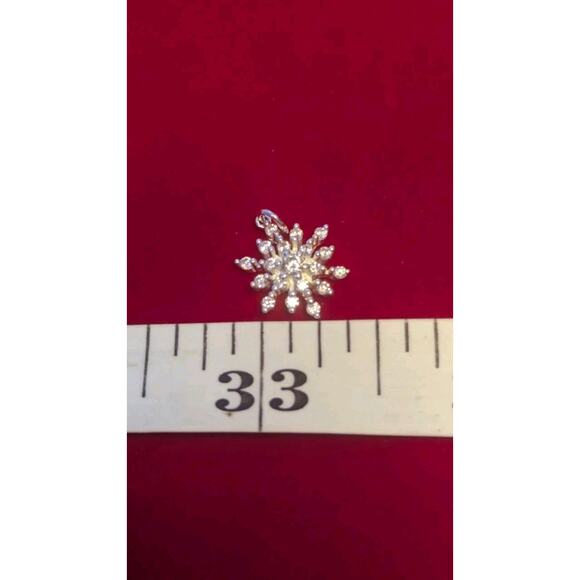 SU 925 Sterling Silver Snowflake Pendant CZ Cubic Zirconia Sparkling Holiday - Picture 1 of 4